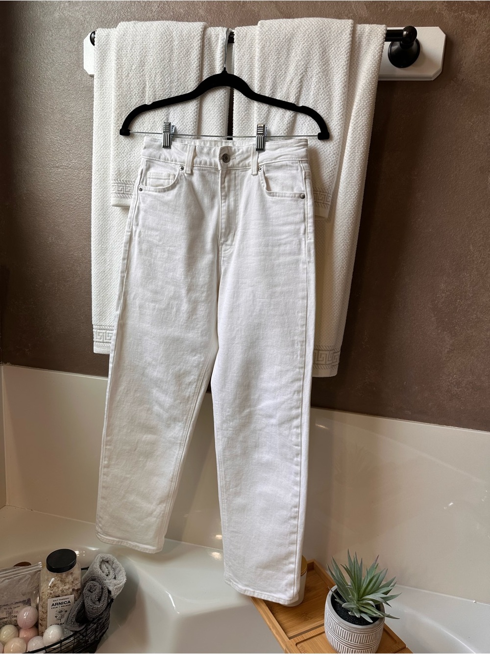 H&M White High-Rise Straight Leg Jeans - Women's